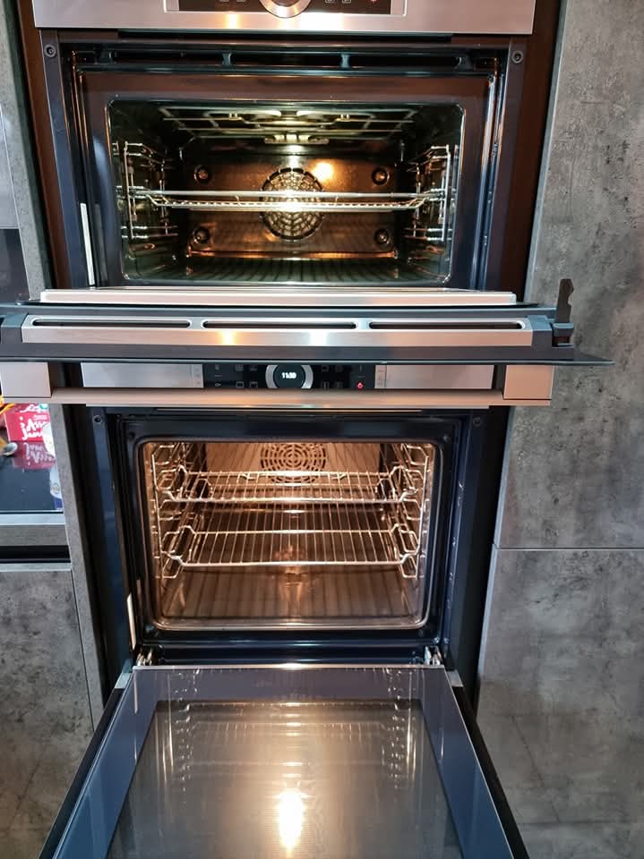 A spotless, freshly cleaned double oven